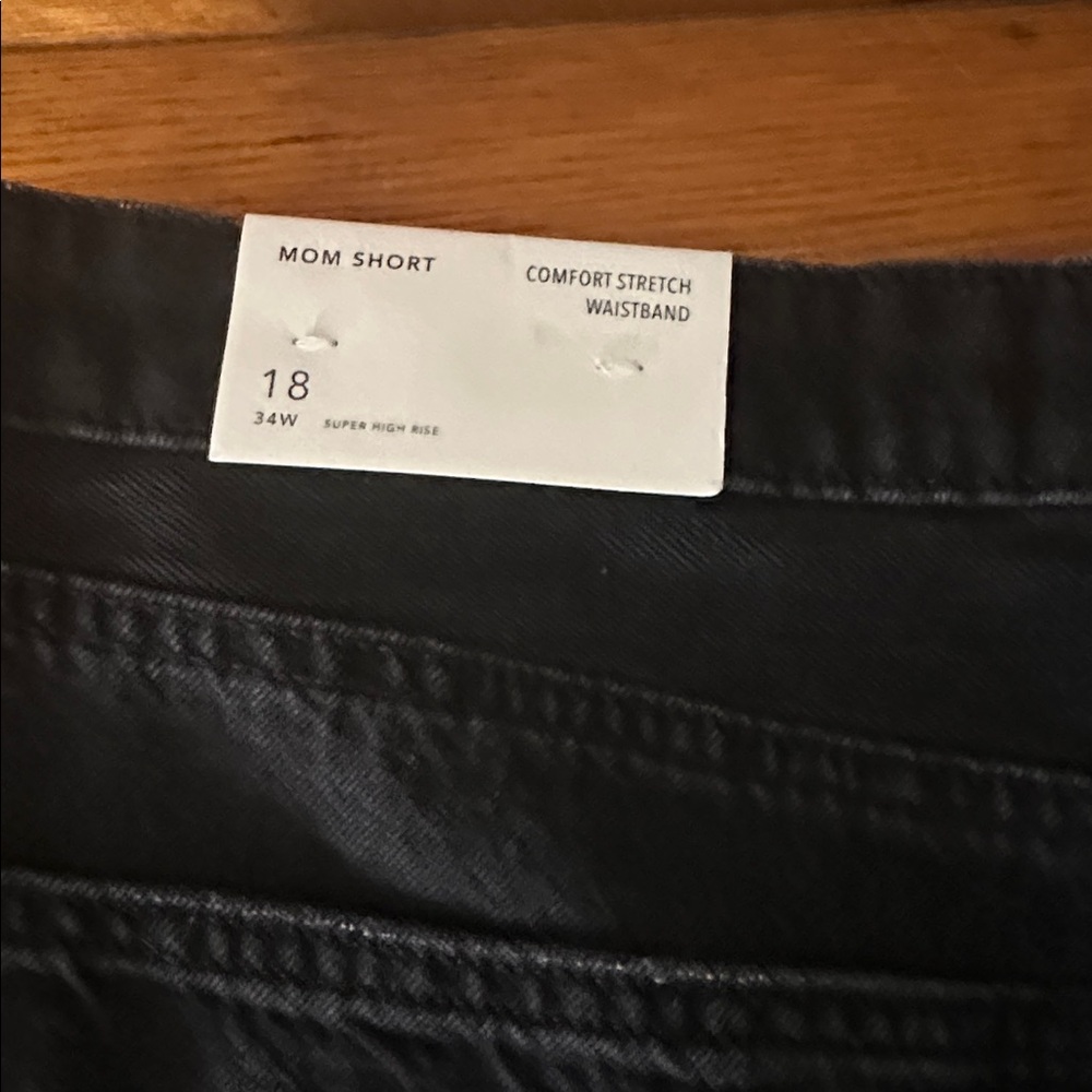 American Eagle Outfitters Black Distressed Jean Shorts! Size 18 - Picture 3 of 5